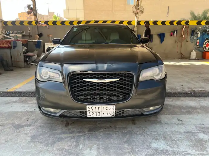 كرايسلر 2020 لون اسود 5