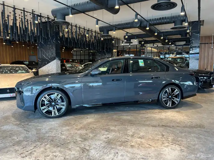 بي ام دبليو 735 - BMW 735i M Kit 2026 2