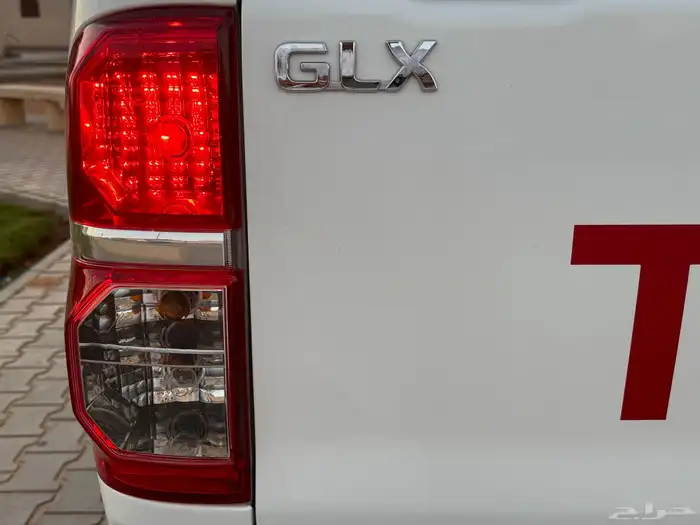 هايلوكس تويوتا غمارتين 2013 سوبر GLX سعودي شبه جديده مخزنه 9