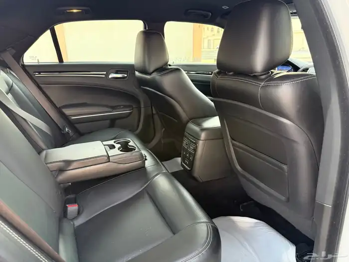 كرايزلر C300s موديل 2021 عالشرط نظيف 36