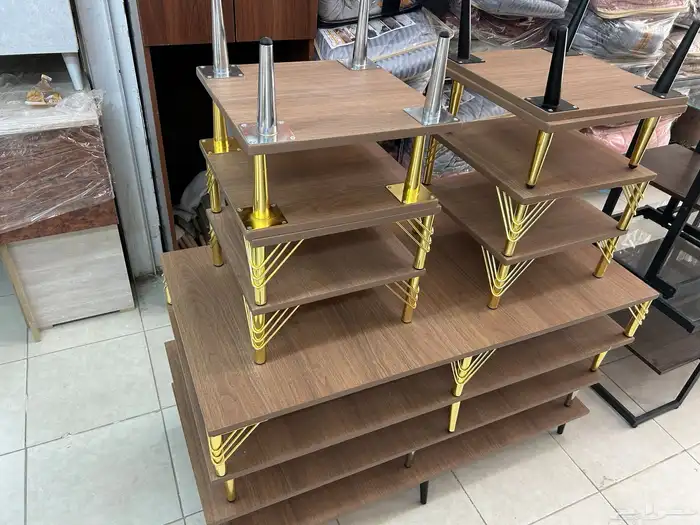 يوجد الينا طولات ارضيه وطولان طعام وطولات داخل 0