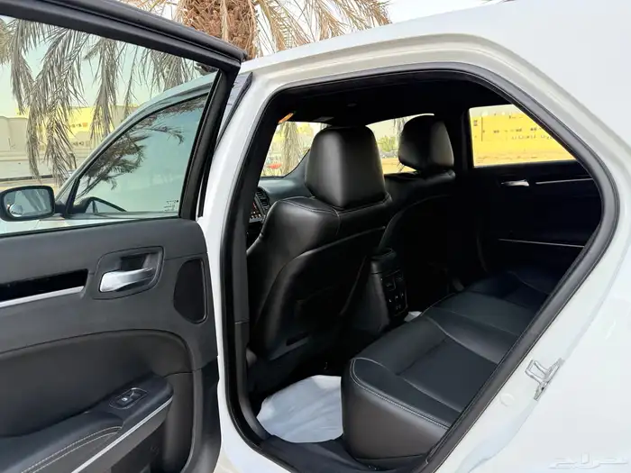 كرايزلر C300s موديل 2021 عالشرط نظيف 29