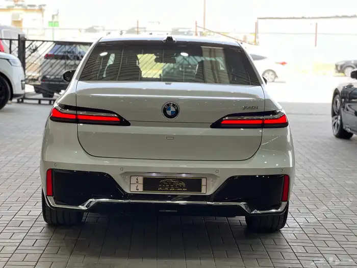 بي ام دبليو 740 موديل 2023 8