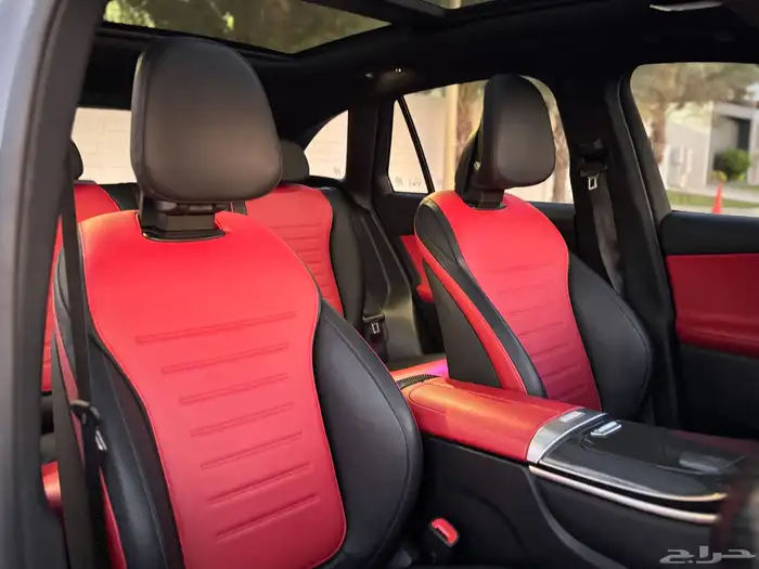 مرسيدس GLC200 2024 على الضمان و الصيانه 12