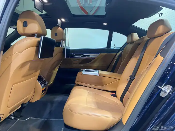 بي أم دبليو 2018 730Li(عداد قليل ) بحالة ممتازة 24