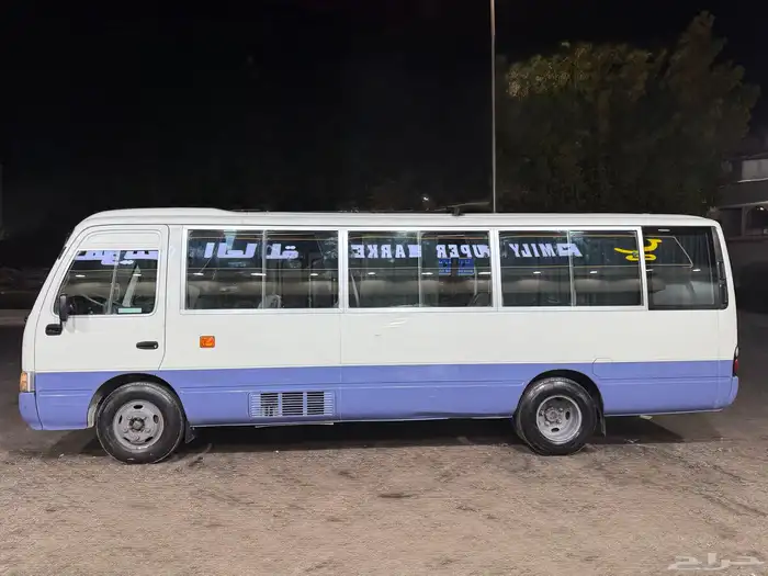 كوستر بنزين موديل 2010 مخزن 30 مقعد 12