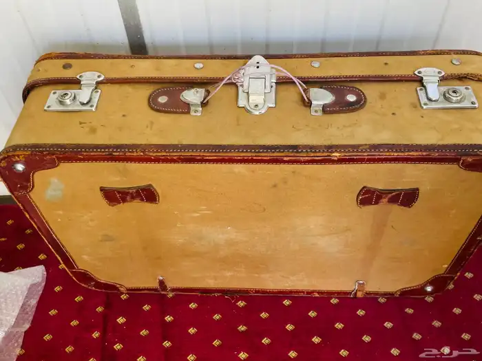 شنط سفر قديمه 10