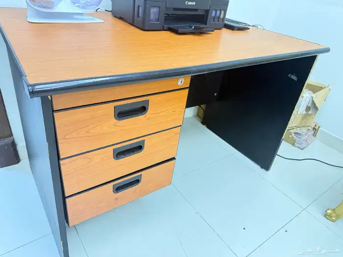 مكتب خشب نظيف للبيع 0