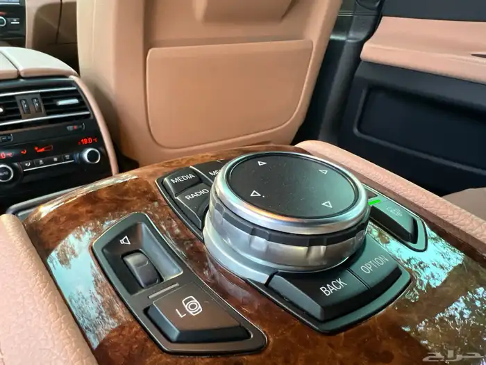 مخزن BMW 730LI الناغي 2015 مواصفات خاصة 85