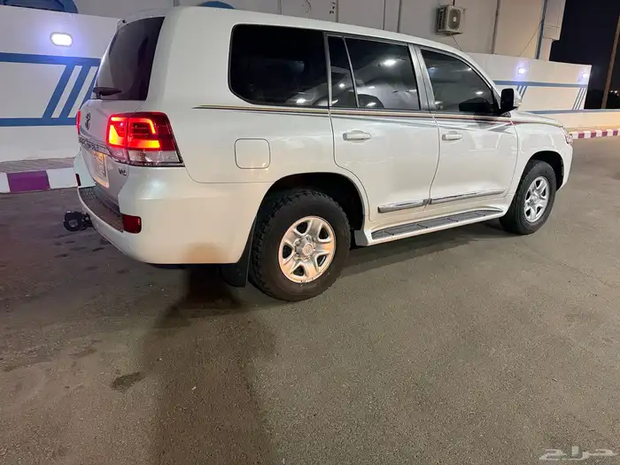 لاندكروزر 10