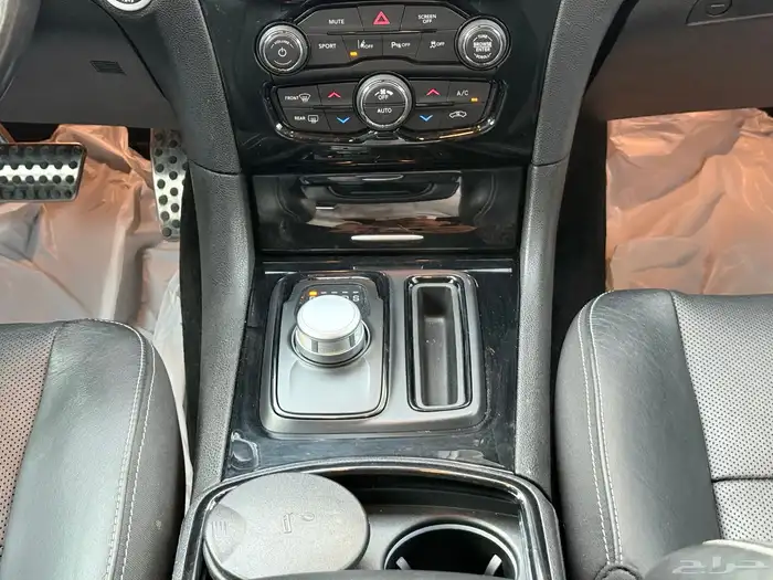 كرايزلر C300s موديل 2021 عالشرط نظيف 27