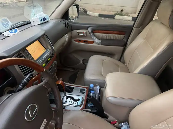 للبيع صالون لكزس 12