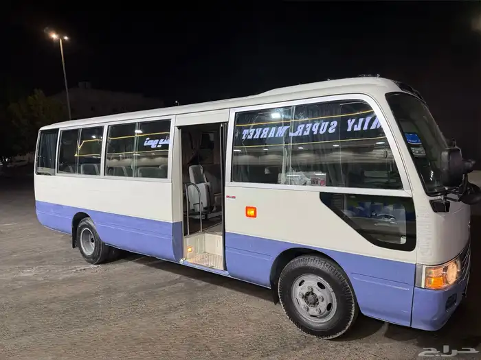 كوستر بنزين موديل 2010 مخزن 30 مقعد 1