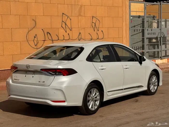 كورولا 2025 مكينة 2000 بحالة الوكالة ممشى قليل 7