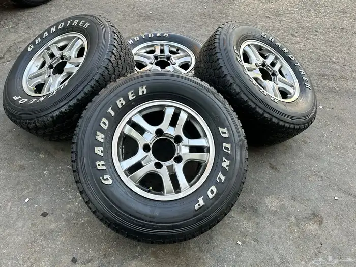 جنوط الحميد جيب ربع او شاص مع كفرات دنلوب 275.70.16 ت22 24