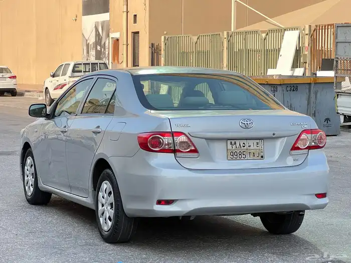 تويوتا كورولا موديل 2013 نظيف 8