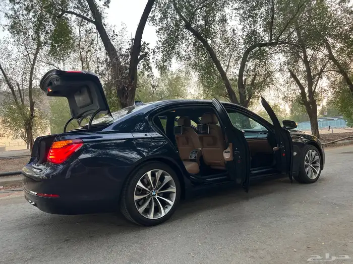 مخزن BMW 730LI الناغي 2015 مواصفات خاصة 10
