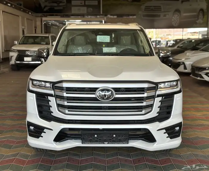 تويوتا لاندكروزر VXR فل كامل خليجي 0