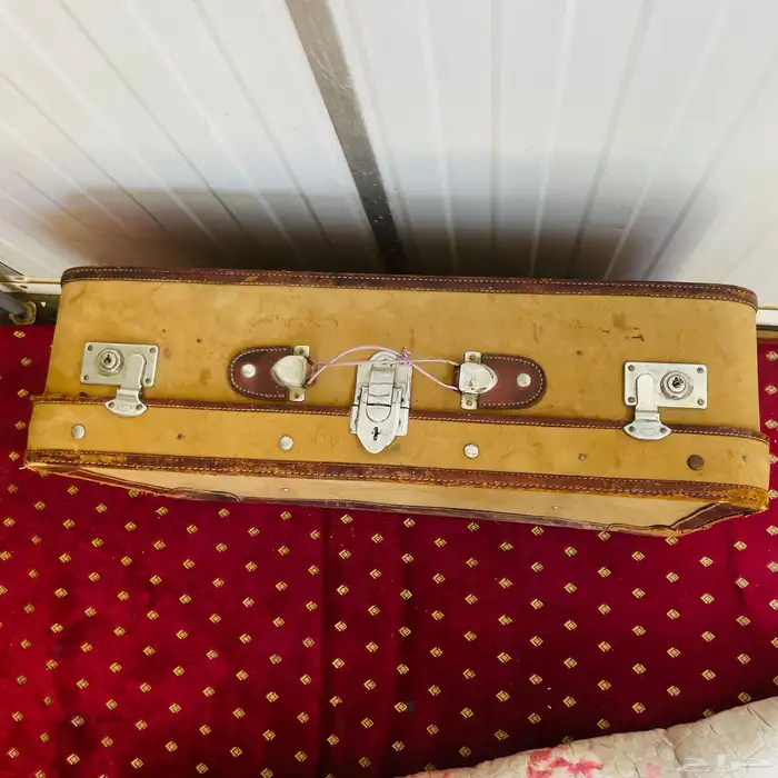 شنط سفر قديمه 13