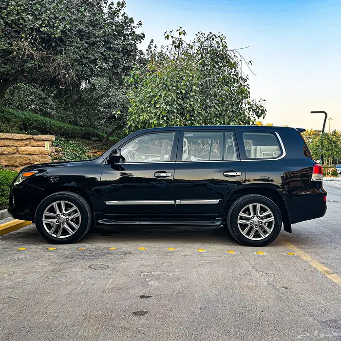 لكزس LX570 2012 مخزن 1