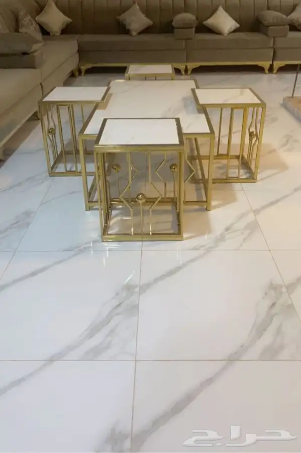 طاوله للبيع 1