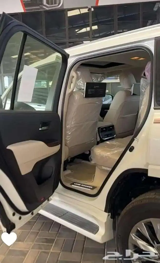 تويوتا لاندكروزرGXR تنفس طبيعي فل كامل بريمي 2025 8