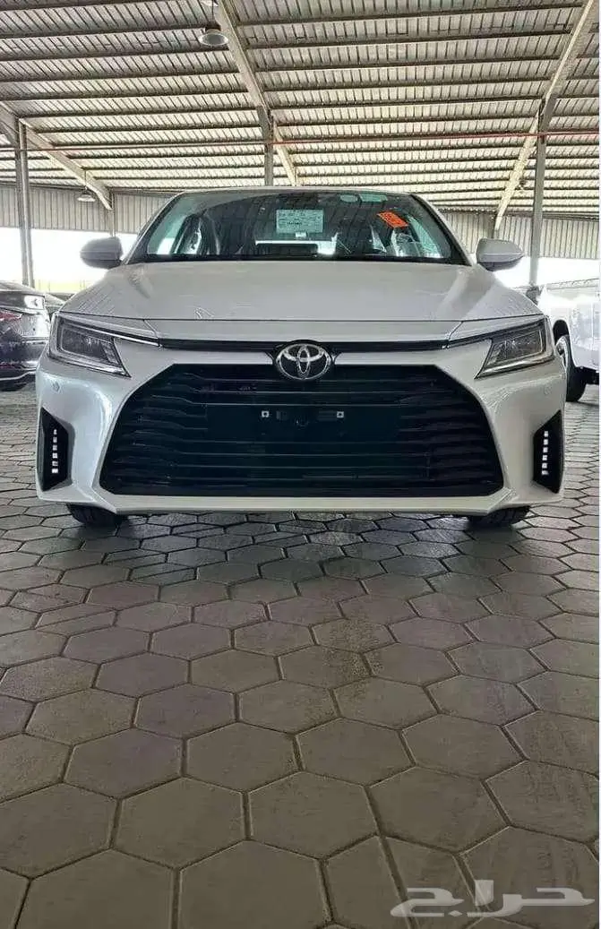 تويوتا يارس 1.3 Y بنزين 2026 بنظام الإيجار المنتهي بالتمليك 4
