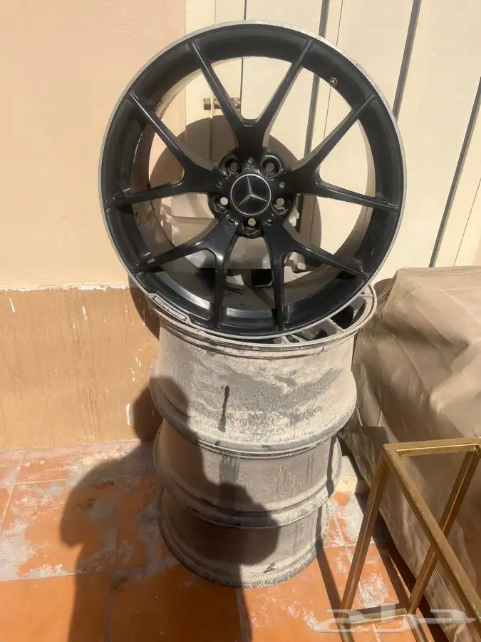 جنوط مرسيدس طقم نضيفه جدا 2