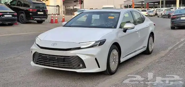 تويوتا كامرى LE بنزين م2025 كاش واقساط ( اسود وابيض ورمادي ) 0