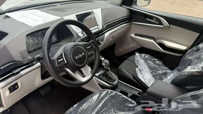 كيا كارينز ستاندر مطور 2025 3