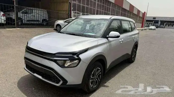 كيا كارينز ستاندر مطور 2025 1