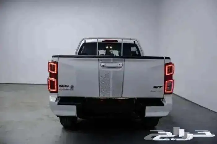 ايسوزو جى تى 2025 5