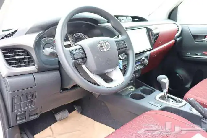 تويوتا هايلوكس فل كامل بنزين 19