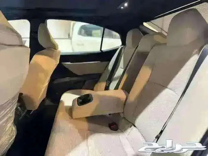 تويوتا كامري 2025 LE 4