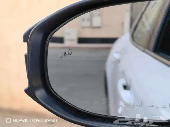 كراون ماجستا ماكس ابيض 2025 16