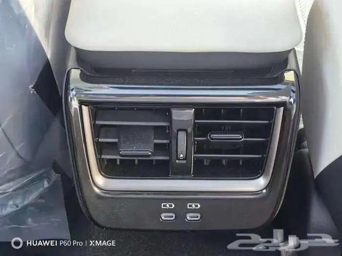 كراون ماجستا ماكس ابيض 2025 14