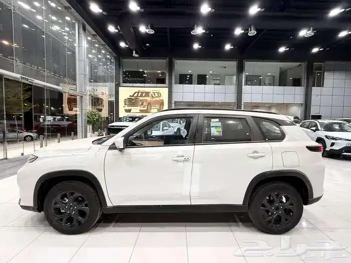 تويوتا اوربان 2026 كاش وقسيط 12