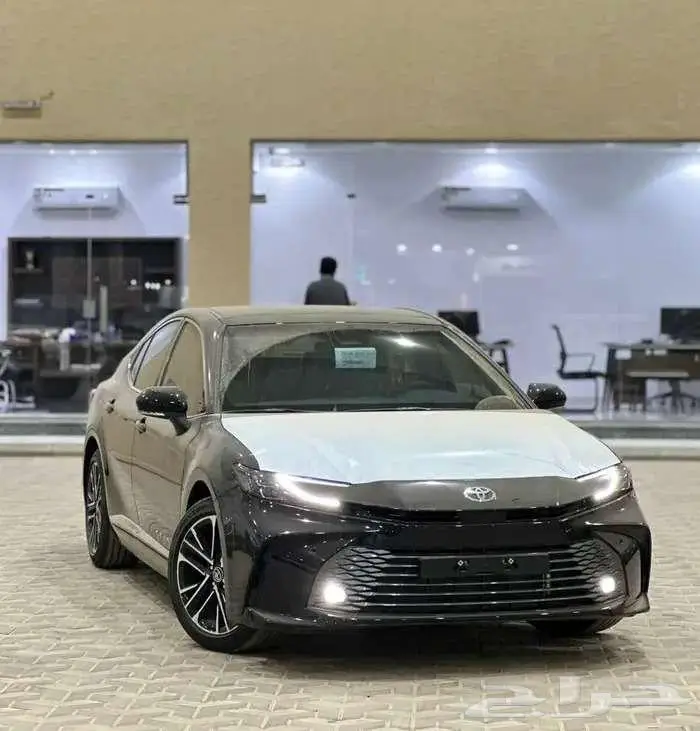 تويوتا كامري جراندي بنزين 2025 فل كامل اصفار 16