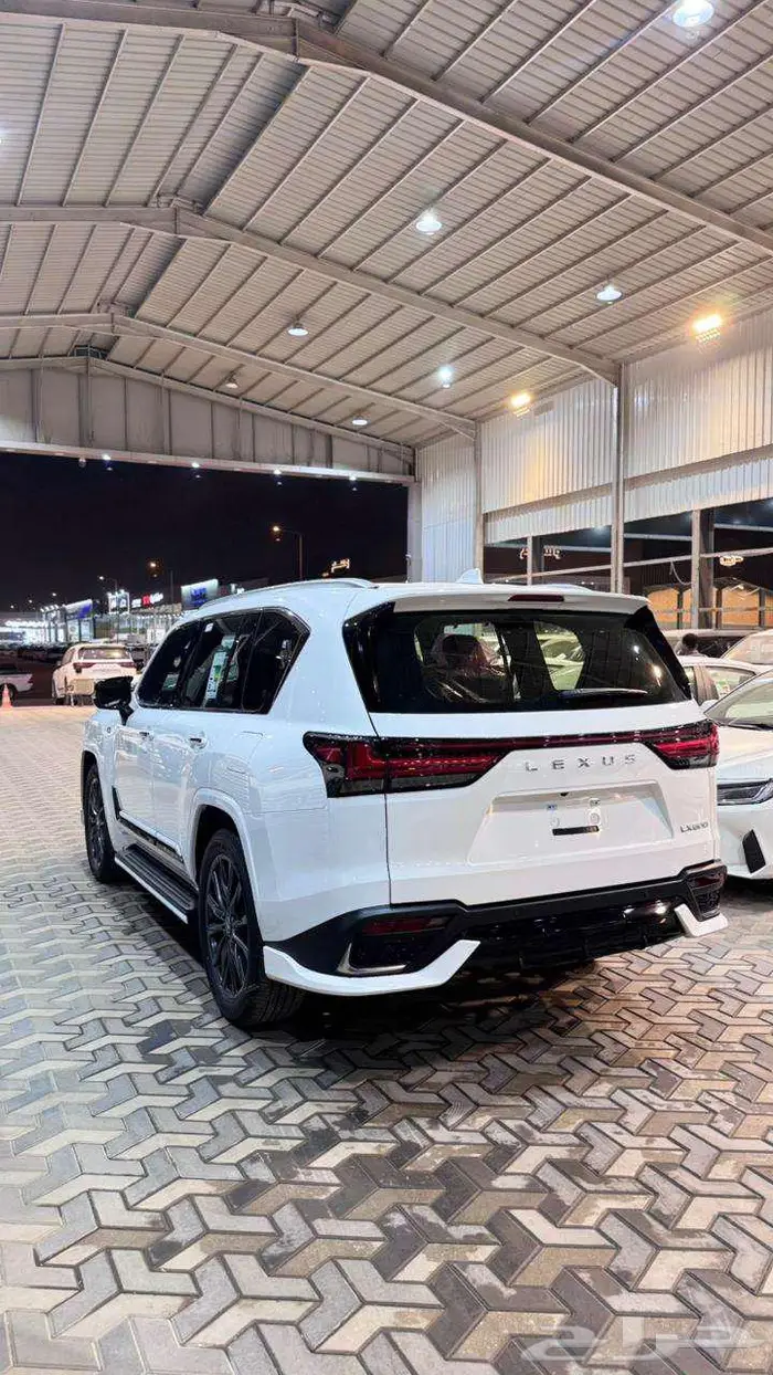 لكزس اف سبورت سعودي 2025 16