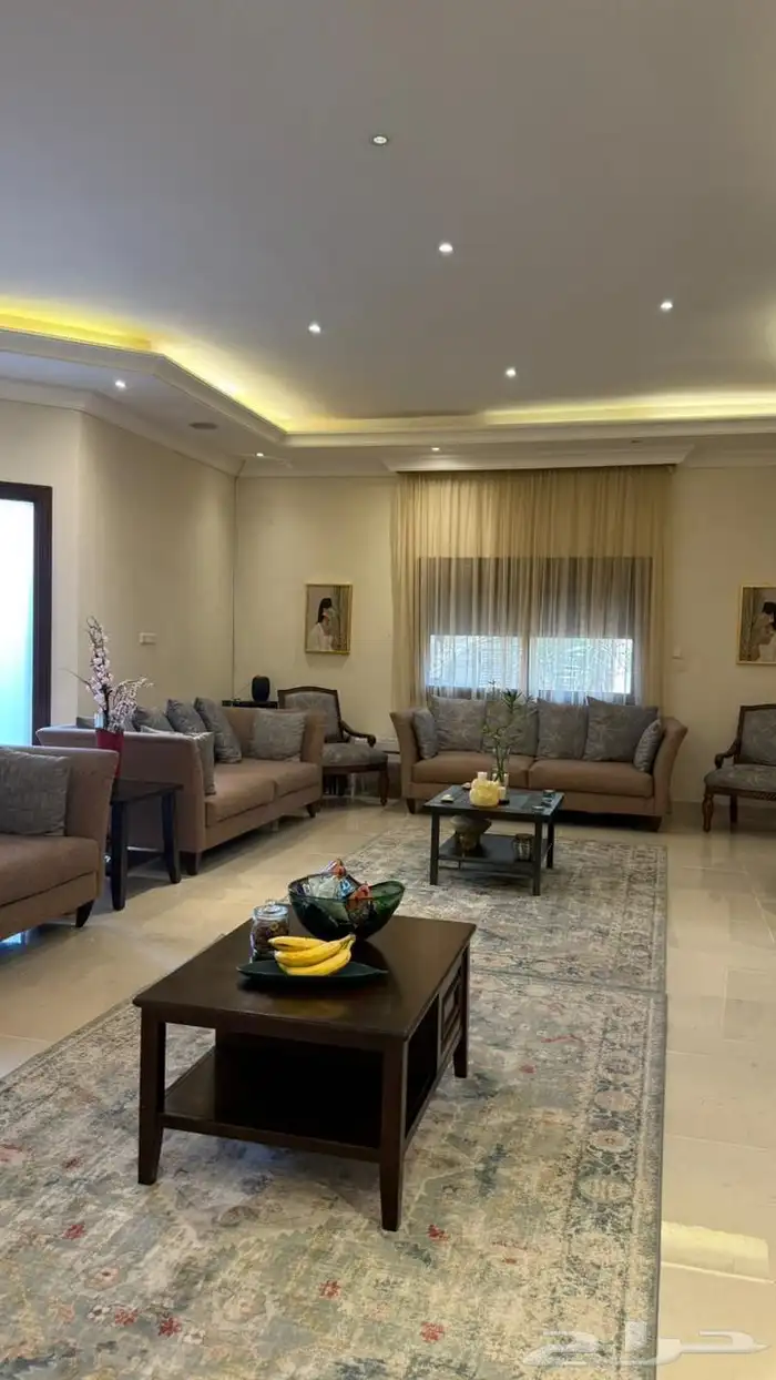 فيلا رائعة للبيع في حي النعيم 1