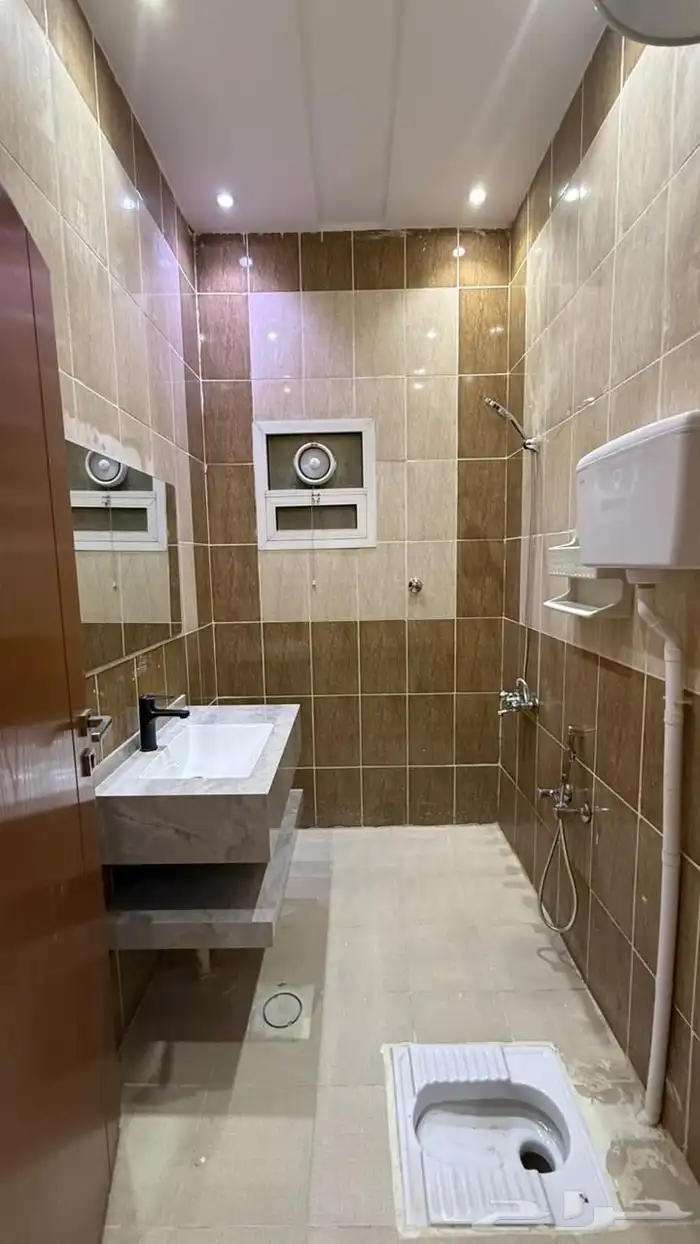 دور ارضي للاجار بحي القادسيه 0