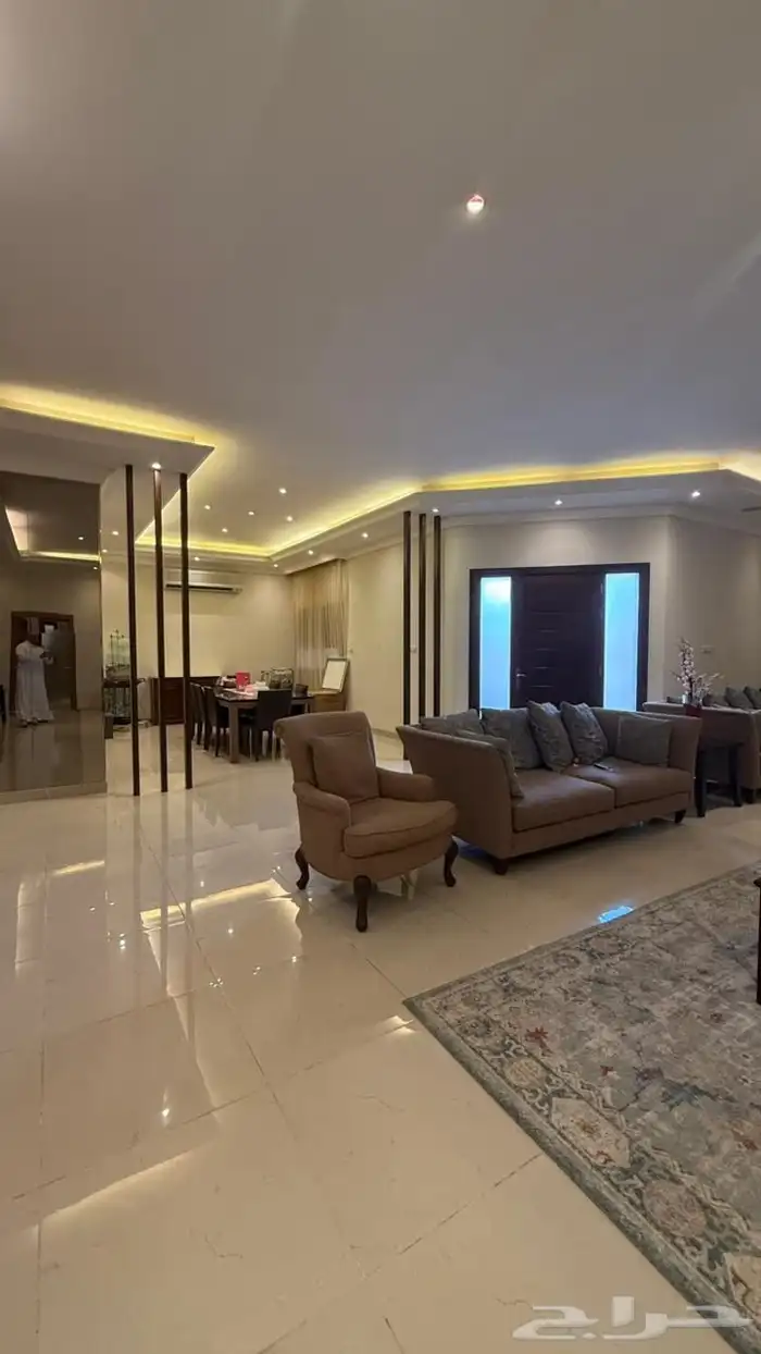 فيلا رائعة للبيع في حي النعيم 2