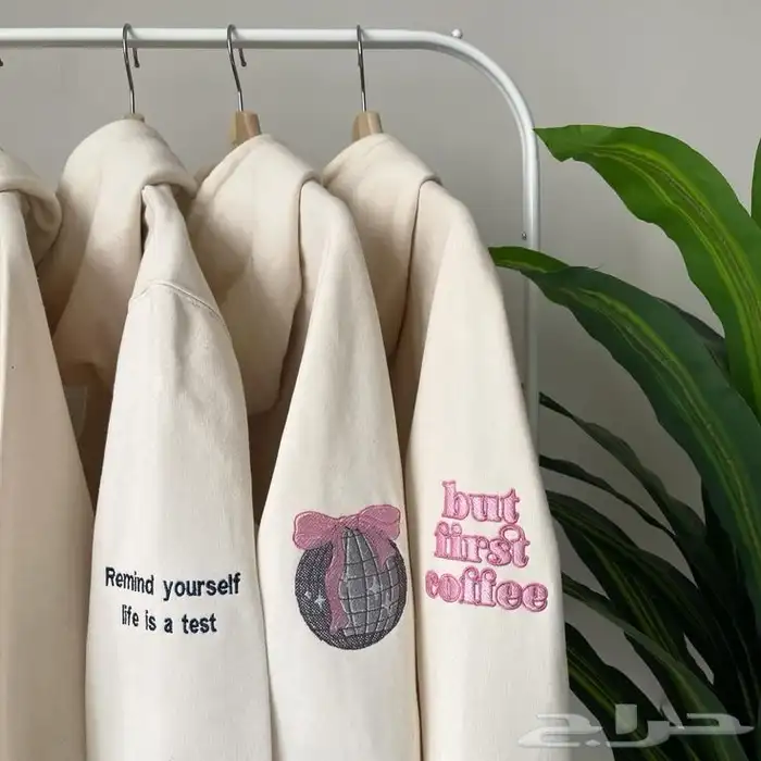 بلوفرات الخريجات SENIOR   . 5