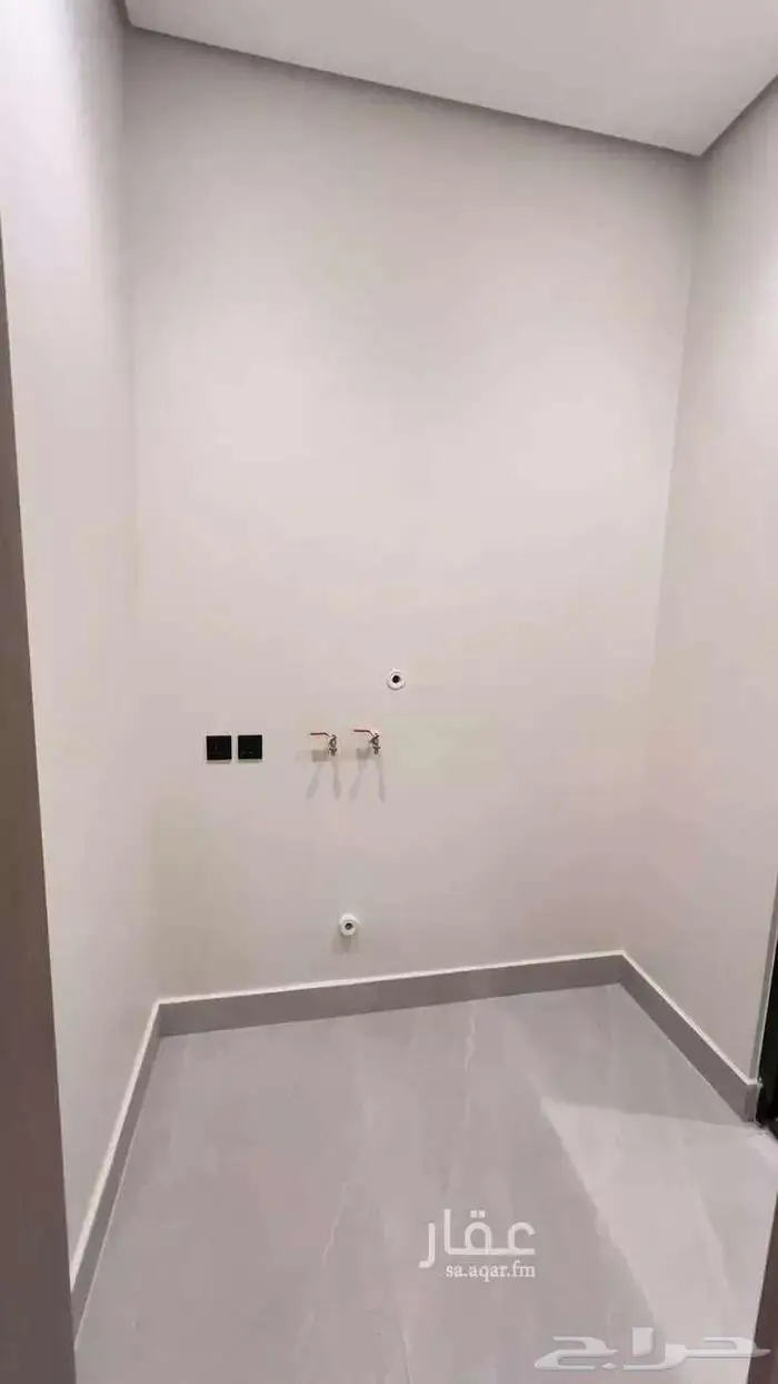 للبيع فيلا منفصله بالسيف 374 متر مرتبه 18