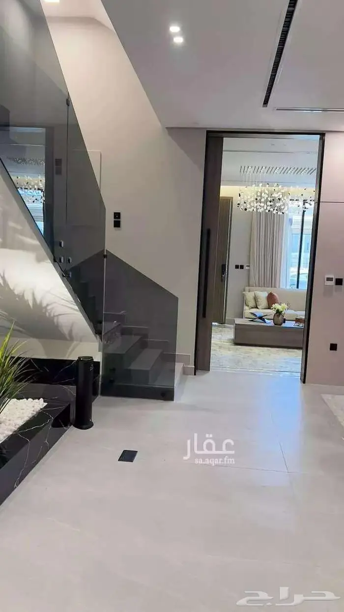 للبيع فيلا منفصله بالسيف 374 متر مرتبه 6