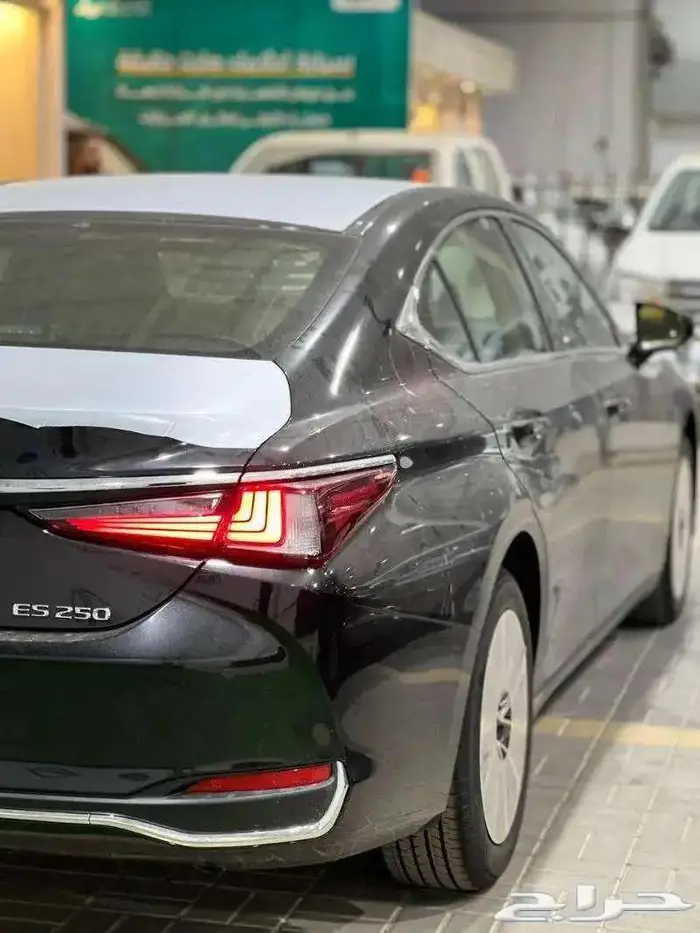 لكزس ES 250 AA 2025 1