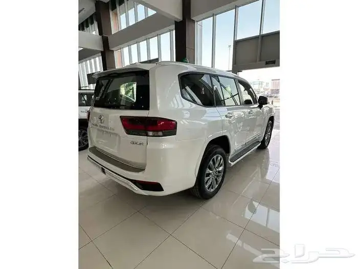 تويوتا لاندكروزر L4 موديل 2025 بقسط 2584 2