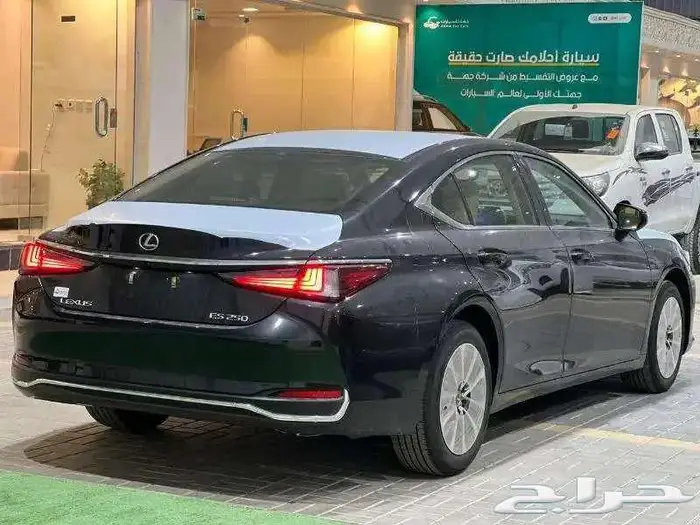 لكزس ES 250 AA 2025 10