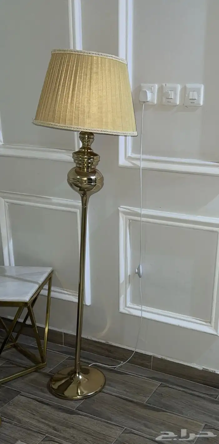 لمبة كبيره لون ذهبي 0