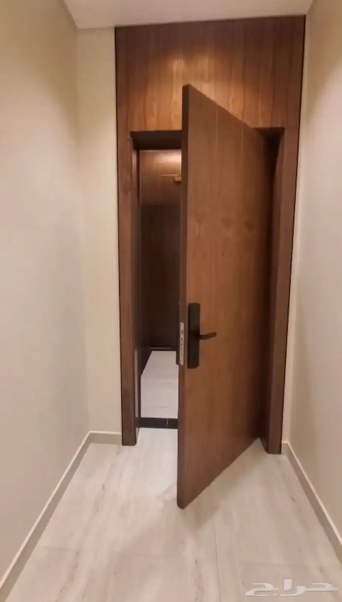 شقه للايجار حي الزهراء 233 م 1